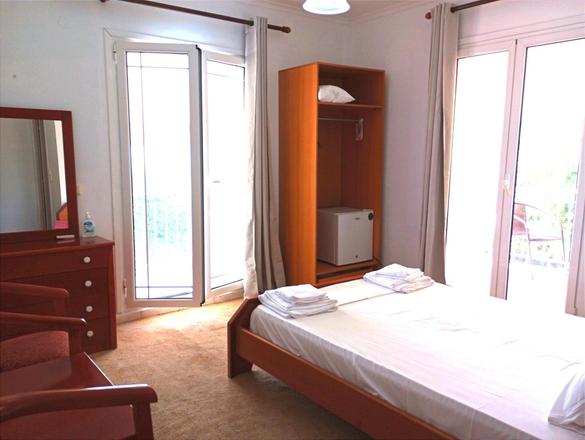 Aleka'S House Hotel Nikiana Ngoại thất bức ảnh