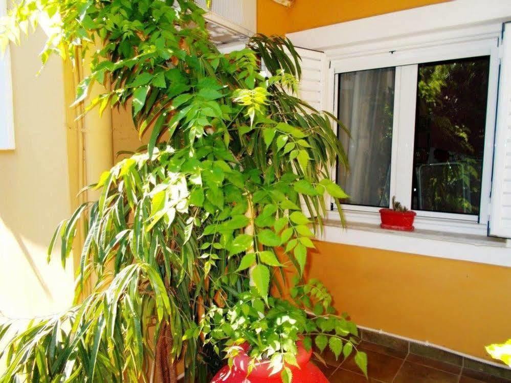Aleka'S House Hotel Nikiana Ngoại thất bức ảnh
