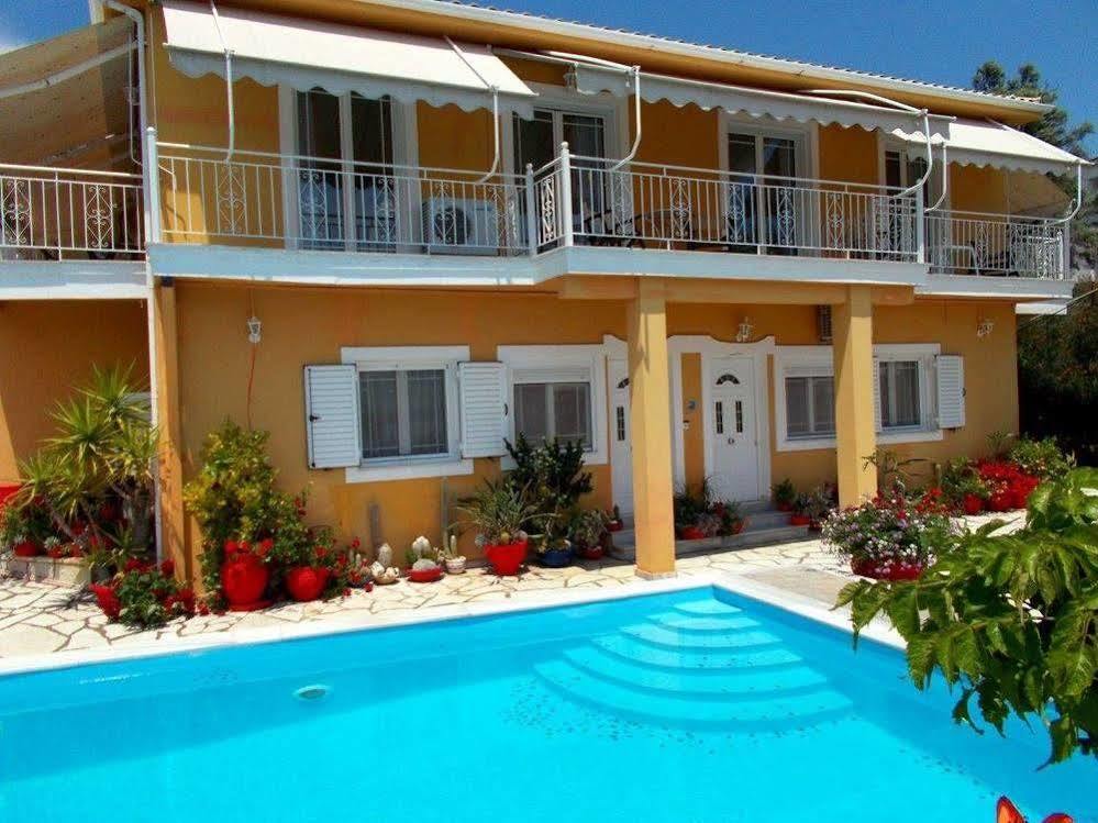 Aleka'S House Hotel Nikiana Ngoại thất bức ảnh